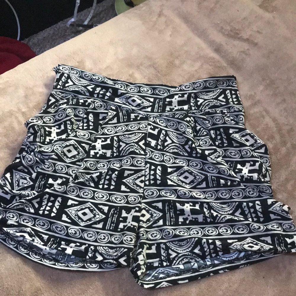 Black shorts with khaki pattern
